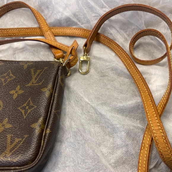 ❤️authentic lv Reposhing purse - Picture 15 of 16